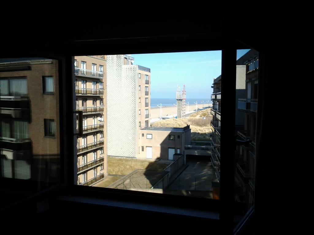 Zonnig Appartement met Zeezicht Koksijde Buitenkant foto